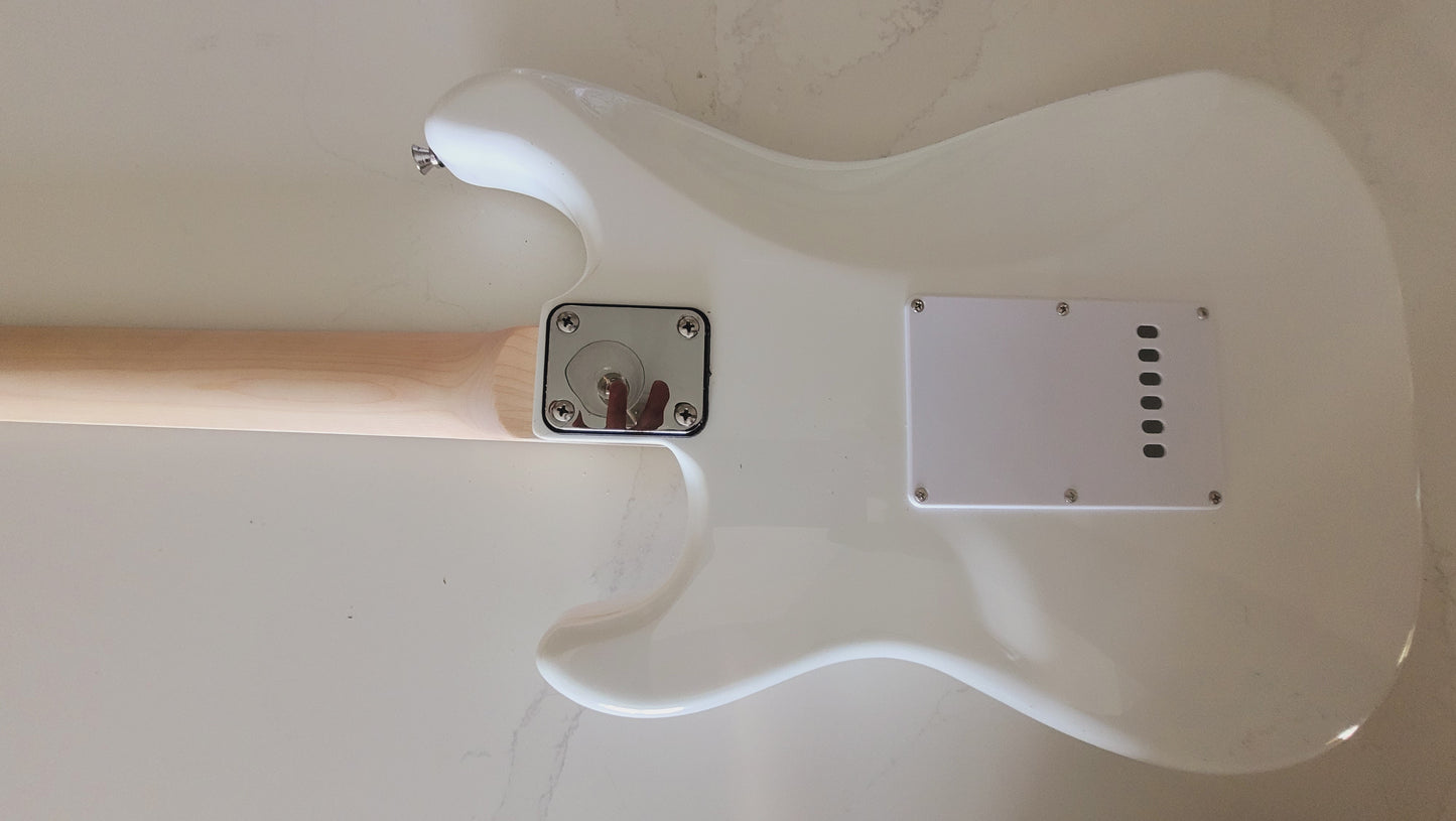 RNC Customs Stratocaster SSS 2026 - Ivory