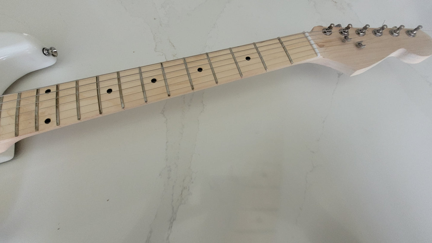 RNC Customs Stratocaster SSS 2026 - Ivory