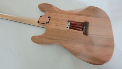 RNC Customs Stratocaster SSS 2026 - Rosegold