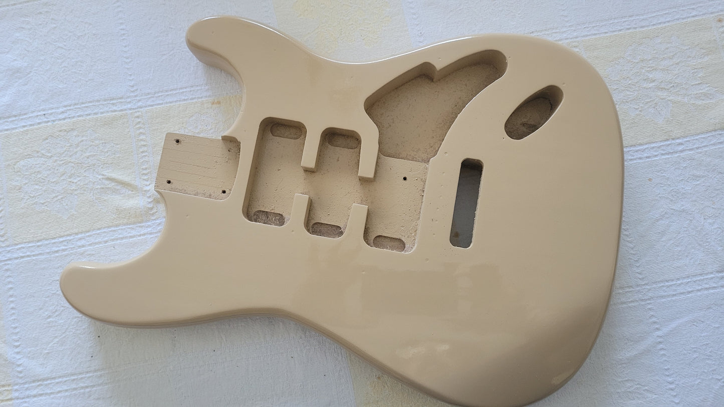 RNC Customs Stratocaster 2026 - Sand