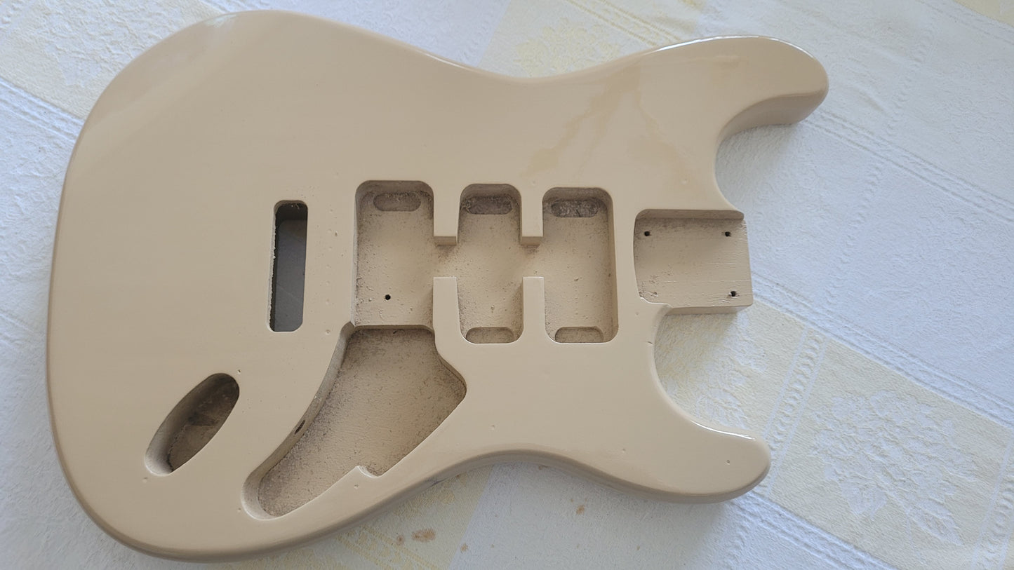 RNC Customs Stratocaster 2026 - Sand