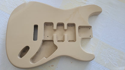RNC Customs Stratocaster 2026 - Sand