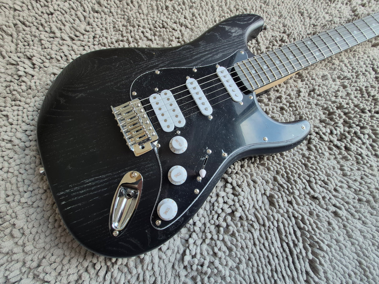 HSS Fat Strat Black