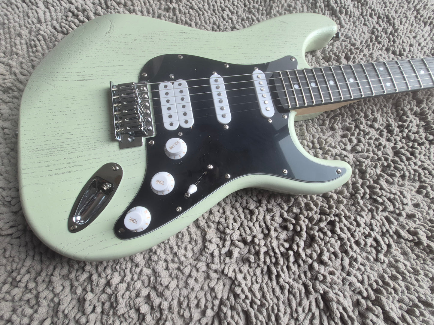 Custom HSS Electric Guitar – Natural Seabreeze Mist