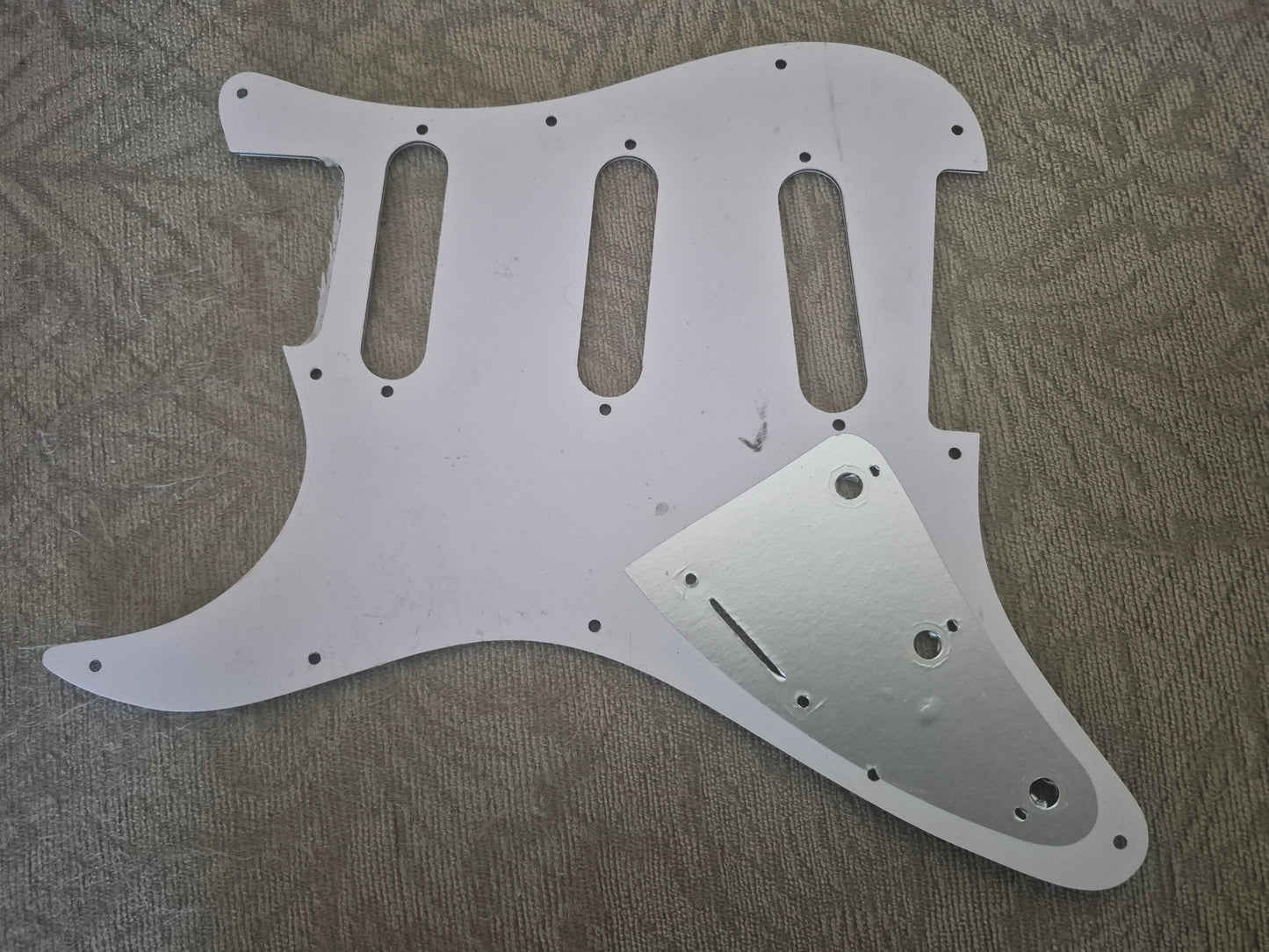 Blank SSS Pickguard – Stratocaster