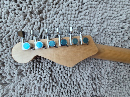 Fat Strat – Matte Silver / Maple Neck / Ceramic Pickups