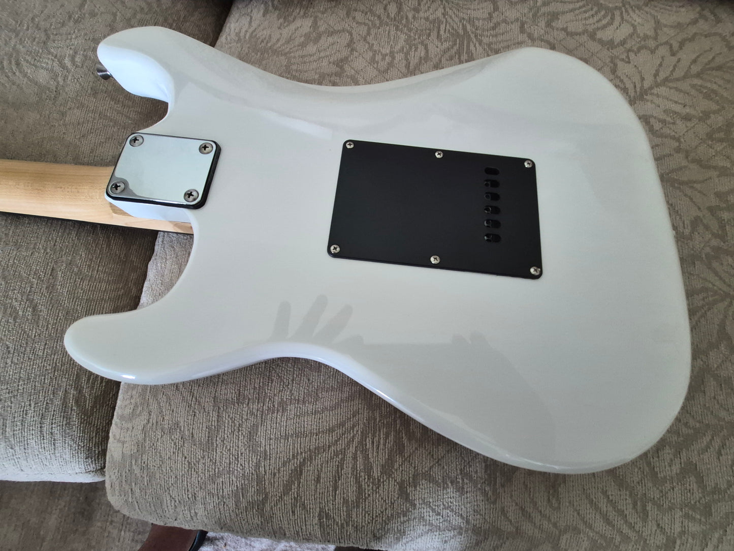 RNC Strat HH – Ceramic Pickup Electric Guitar