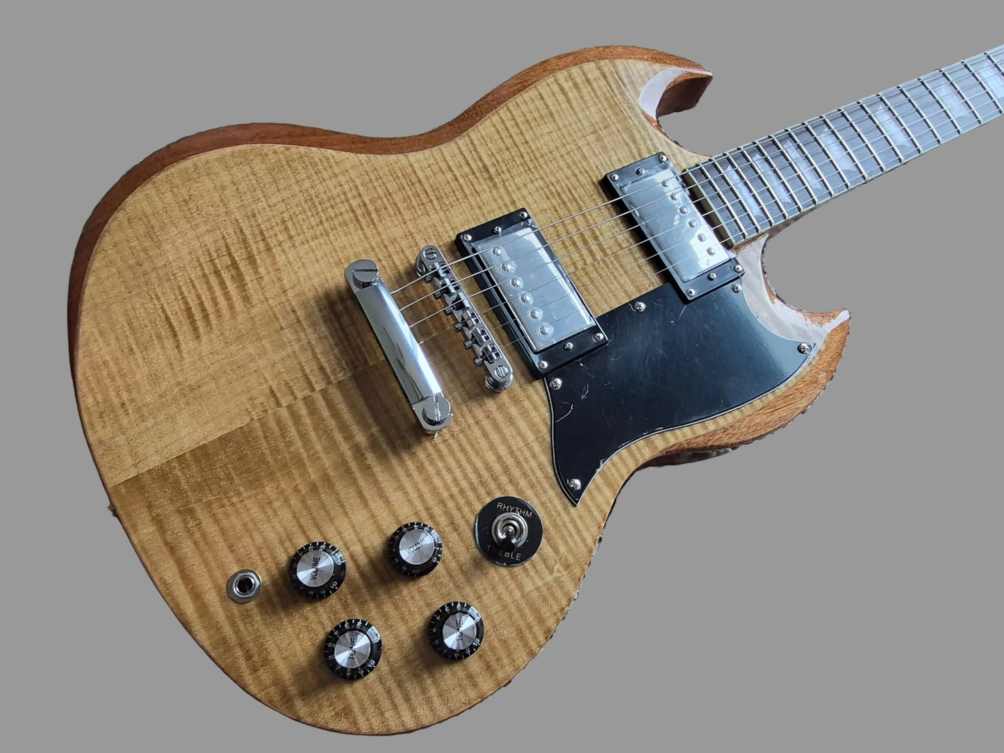 SG Electric Guitar – Alnico V Pickups & Upgraded Tuners